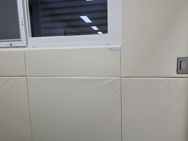 심리안정실 보호 벽 배트 시공